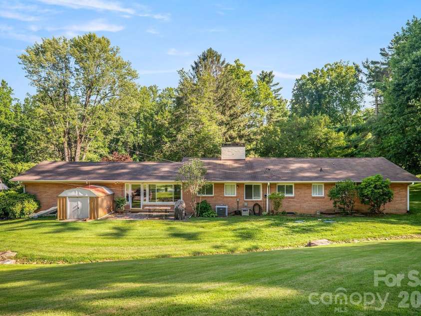 1235 Ashby Lane, Hendersonville, NC 28791.  MLS# CAR4389062, YatesRealty ID 31946. 