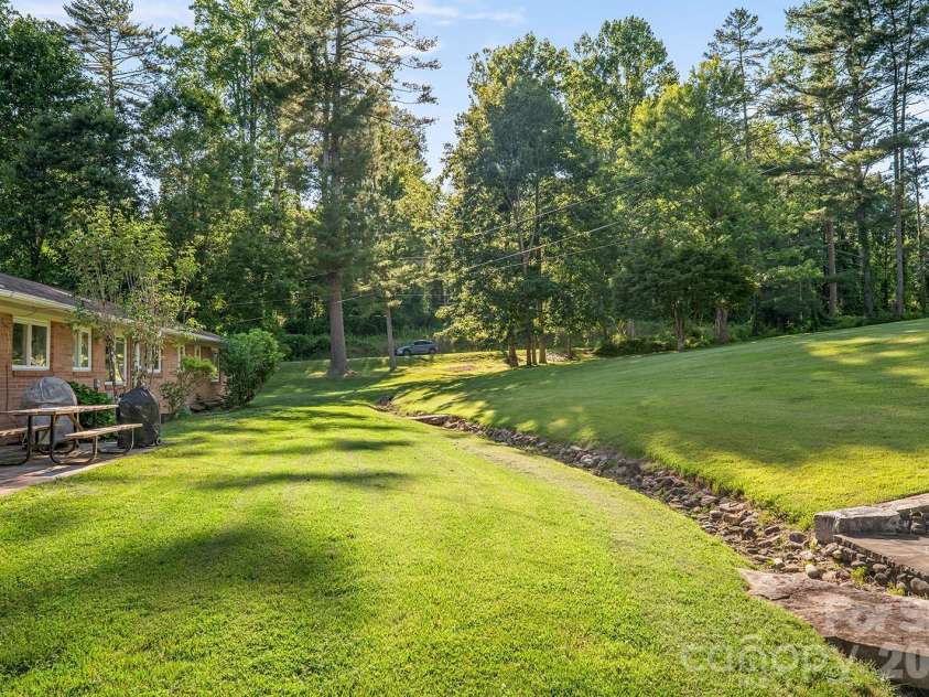 1235 Ashby Lane, Hendersonville, NC 28791.  MLS# CAR4389062, YatesRealty ID 31946. 