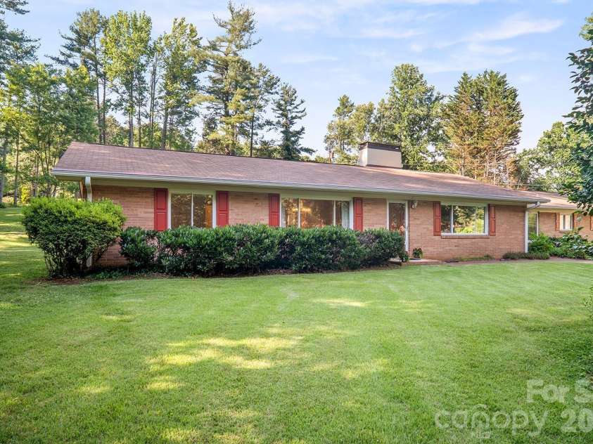 1235 Ashby Lane, Hendersonville, NC 28791.  MLS# CAR4389062, YatesRealty ID 31946. 