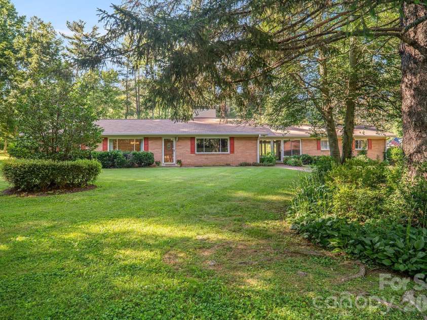 1235 Ashby Lane, Hendersonville, NC 28791.  MLS# CAR4389062, YatesRealty ID 31946. 