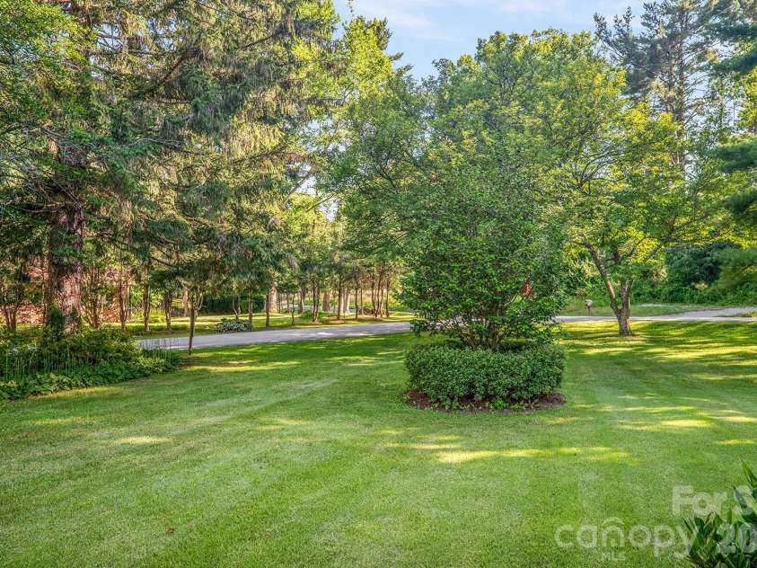 1235 Ashby Lane, Hendersonville, NC 28791.  MLS# CAR4389062, YatesRealty ID 31946. 