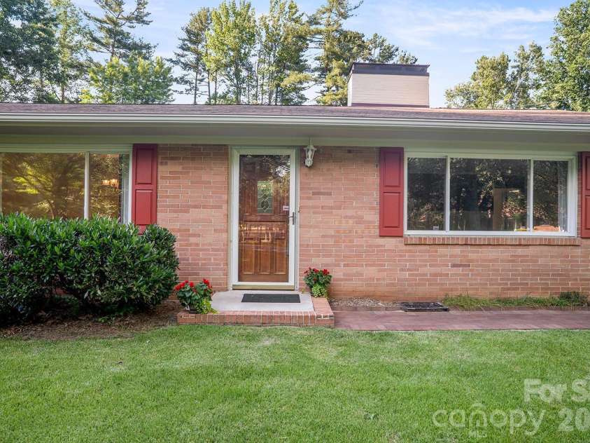 1235 Ashby Lane, Hendersonville, NC 28791.  MLS# CAR4389062, YatesRealty ID 31946. 