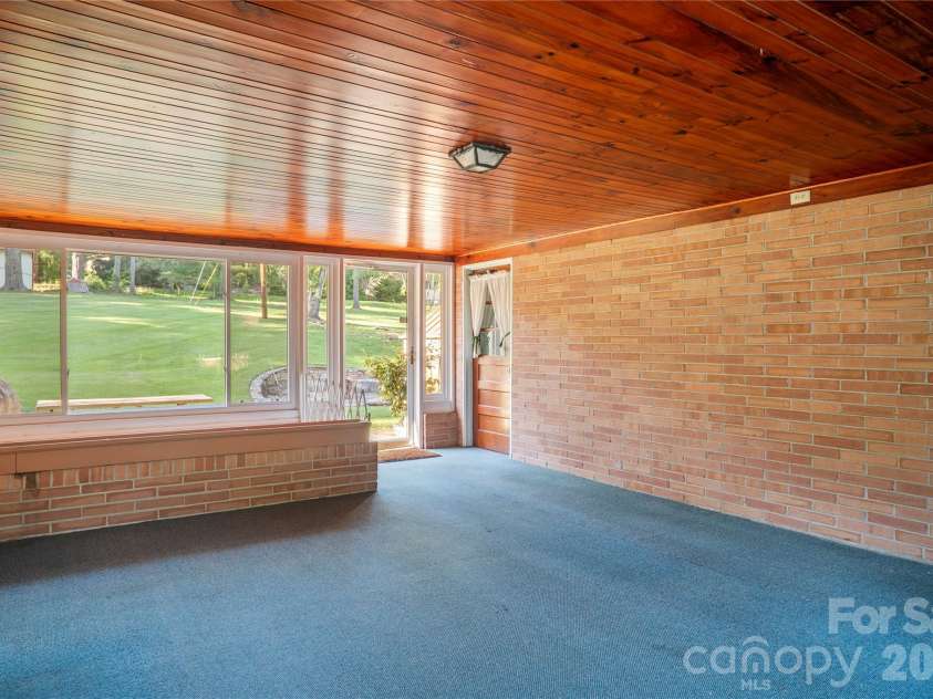 1235 Ashby Lane, Hendersonville, NC 28791.  MLS# CAR4389062, YatesRealty ID 31946. 