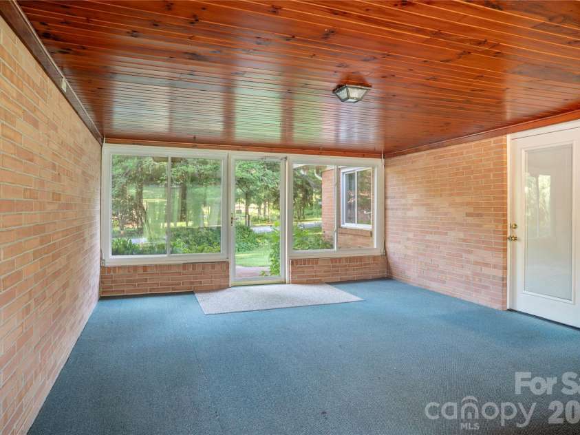 1235 Ashby Lane, Hendersonville, NC 28791.  MLS# CAR4389062, YatesRealty ID 31946. 