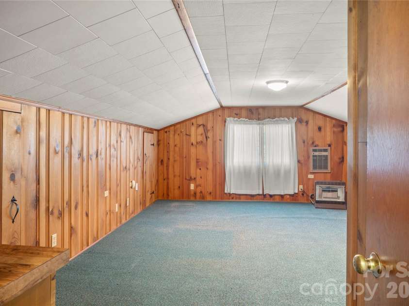 1235 Ashby Lane, Hendersonville, NC 28791.  MLS# CAR4389062, YatesRealty ID 31946. 