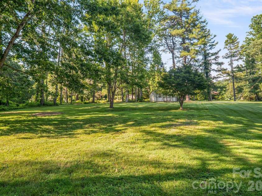 1235 Ashby Lane, Hendersonville, NC 28791.  MLS# CAR4389062, YatesRealty ID 31946. 