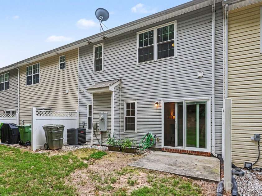 1005 Silver Spring Road, Fort Mill, SC 29715.  MLS# CAR4386266, YatesRealty ID 31947. 