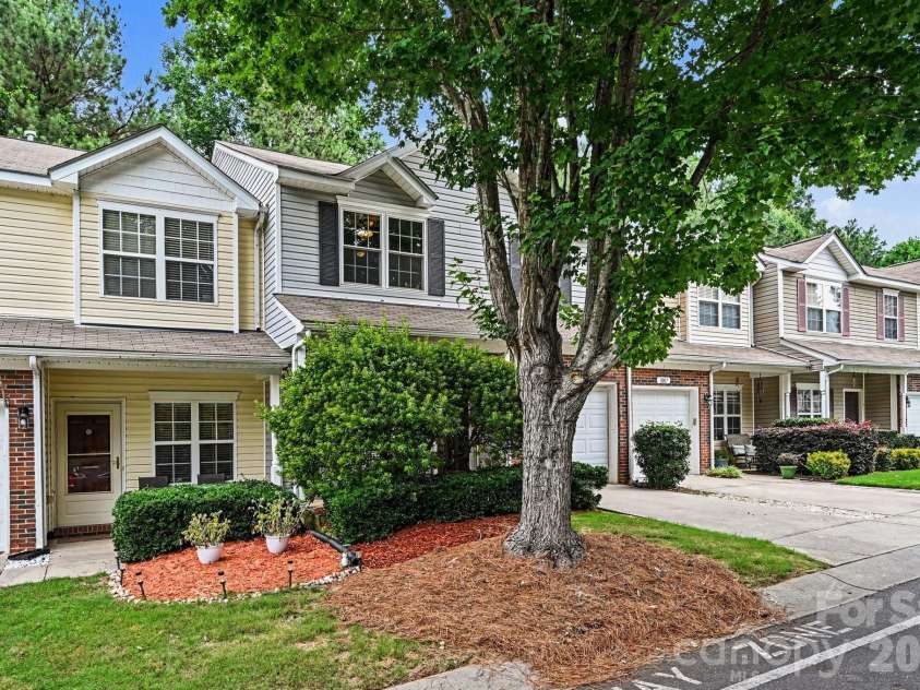 1005 Silver Spring Road, Fort Mill, SC 29715.  MLS# CAR4386266, YatesRealty ID 31947. 