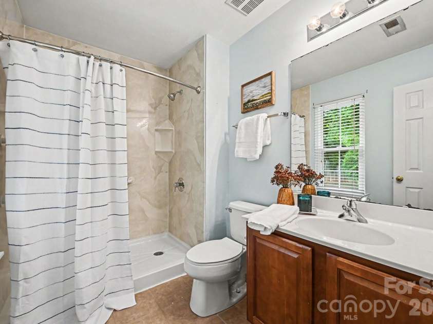 1005 Silver Spring Road, Fort Mill, SC 29715.  MLS# CAR4386266, YatesRealty ID 31947. Primary bathroom