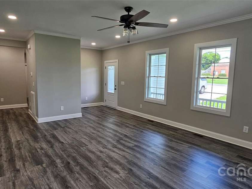 305 C Avenue, Maiden, NC 28650.  MLS# CAR4291913, YatesRealty ID 31948. 