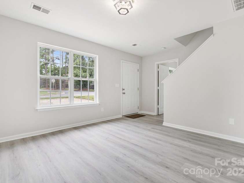 609 Billingsley Road, Charlotte, NC 28211.  MLS# CAR4291320, YatesRealty ID 31949. 