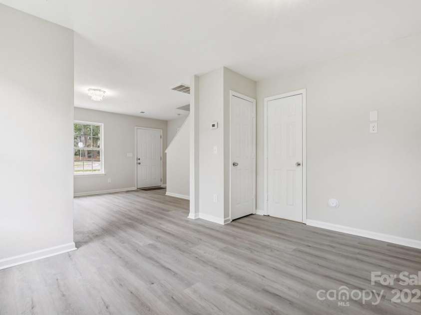609 Billingsley Road, Charlotte, NC 28211.  MLS# CAR4291320, YatesRealty ID 31949. 