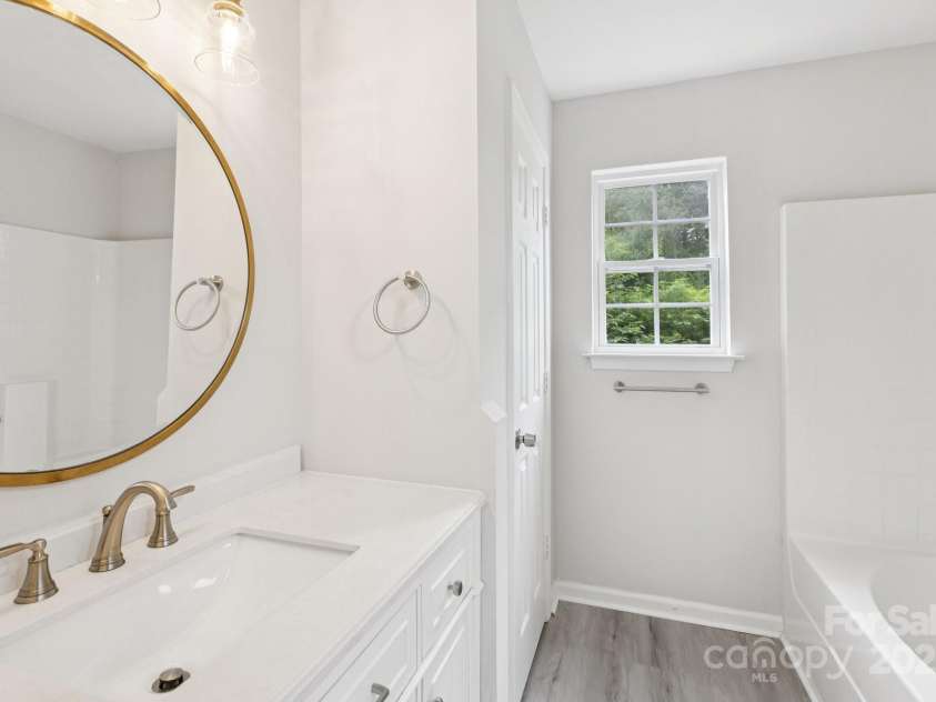 609 Billingsley Road, Charlotte, NC 28211.  MLS# CAR4291320, YatesRealty ID 31949. 