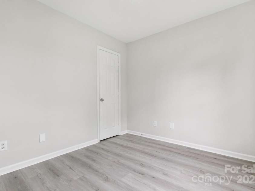 609 Billingsley Road, Charlotte, NC 28211.  MLS# CAR4291320, YatesRealty ID 31949. 