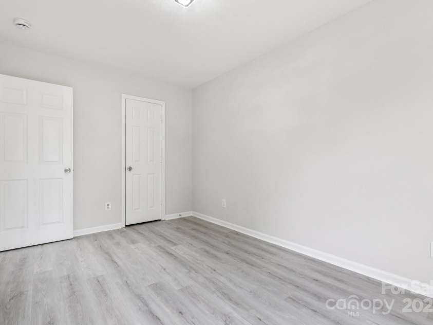 609 Billingsley Road, Charlotte, NC 28211.  MLS# CAR4291320, YatesRealty ID 31949. 