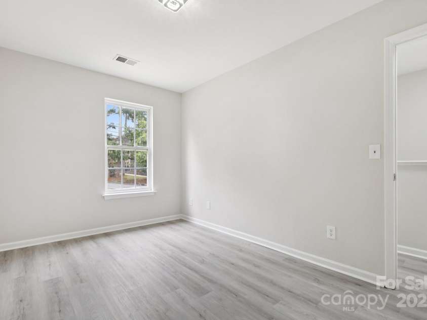 609 Billingsley Road, Charlotte, NC 28211.  MLS# CAR4291320, YatesRealty ID 31949. 