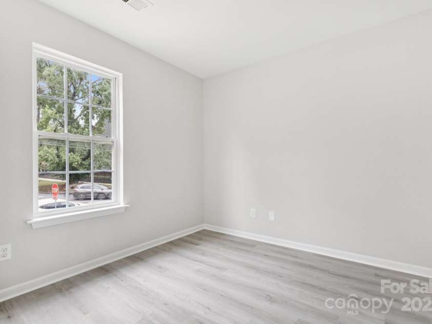 609 Billingsley Road, Charlotte, NC 28211.  MLS# CAR4291320, YatesRealty ID 31949. 
