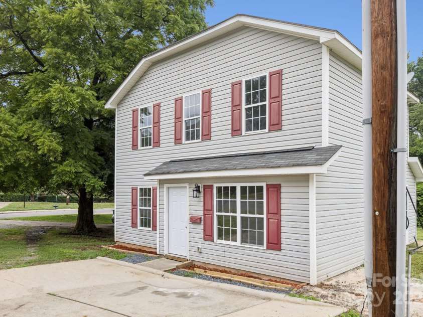 609 Billingsley Road, Charlotte, NC 28211.  MLS# CAR4291320, YatesRealty ID 31949. 