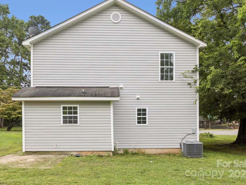 609 Billingsley Road, Charlotte, NC 28211.  MLS# CAR4291320, YatesRealty ID 31949. 