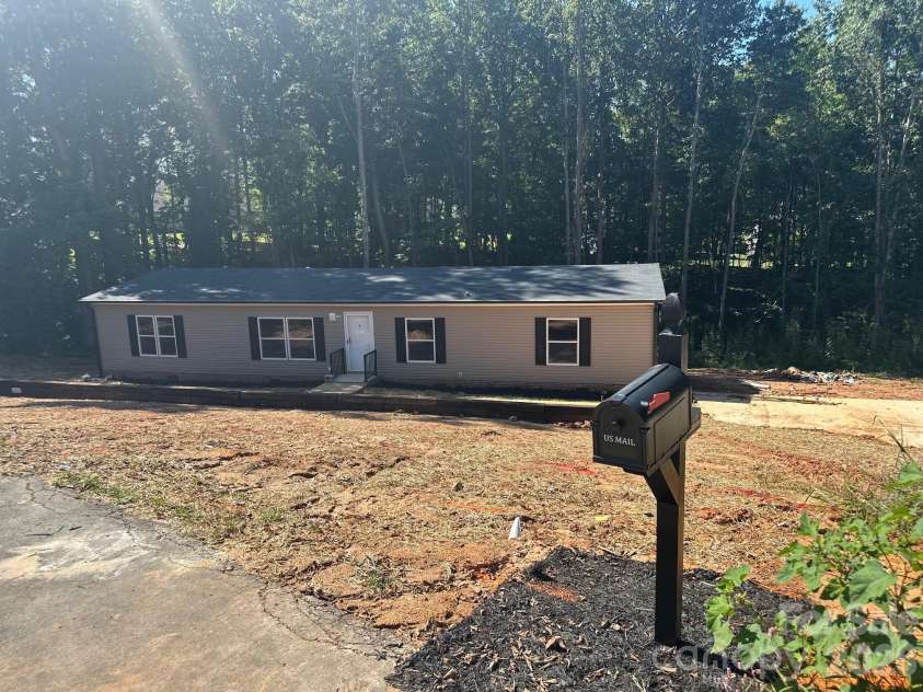 178 Clear Springs Road, Mooresville, NC 28115.  MLS# CAR4342278, YatesRealty ID 3195. 