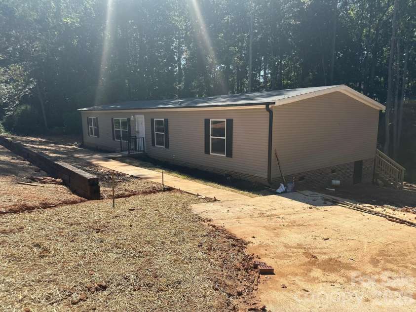 178 Clear Springs Road, Mooresville, NC 28115.  MLS# CAR4342278, YatesRealty ID 3195. 
