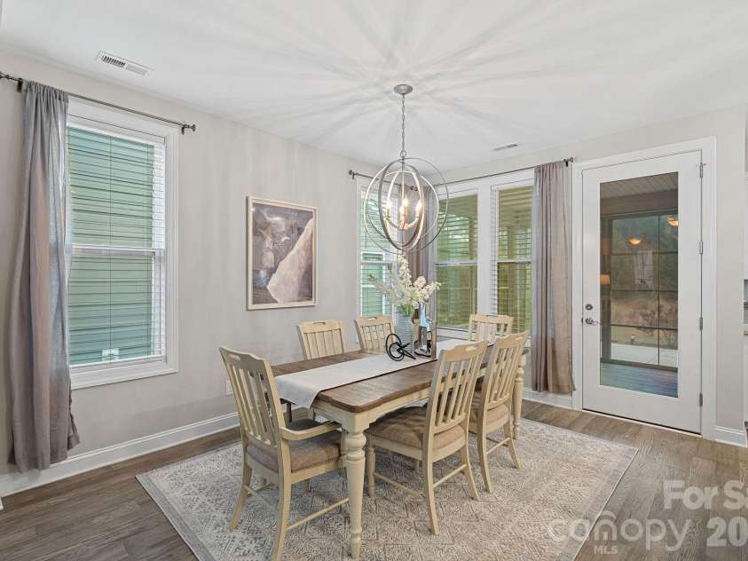 5536 Cheerful Lane, Charlotte, NC 28215.  MLS# CAR4344302, YatesRealty ID 3195. Dining Area - perfect for dinner parties