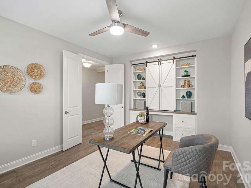 5536 Cheerful Lane, Charlotte, NC 28215.  MLS# CAR4344302, YatesRealty ID 3195. Expansive Office with Built-In Workstation