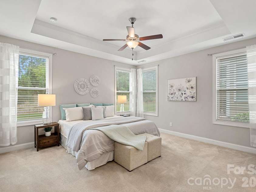 5536 Cheerful Lane, Charlotte, NC 28215.  MLS# CAR4344302, YatesRealty ID 3195. Primary Suite with Tray Ceiling