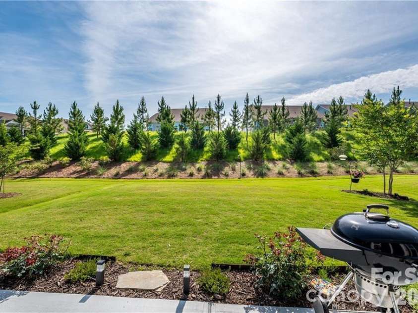 5536 Cheerful Lane, Charlotte, NC 28215.  MLS# CAR4344302, YatesRealty ID 3195. Springtime photo