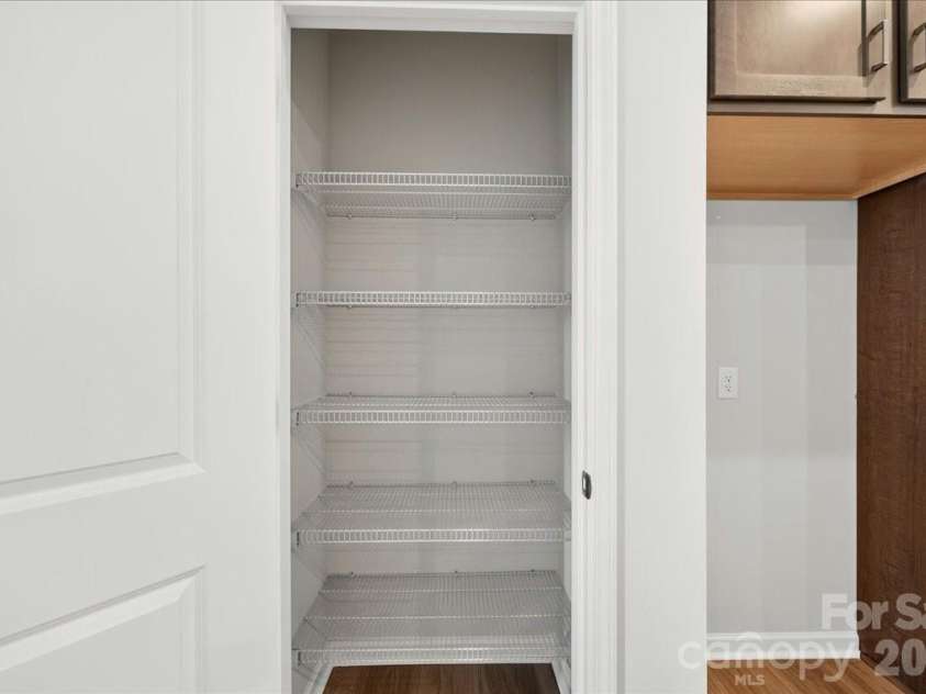 5517 Swaling Street, Charlotte, NC 28217.  MLS# CAR4394092, YatesRealty ID 31950. Kitchen pantry