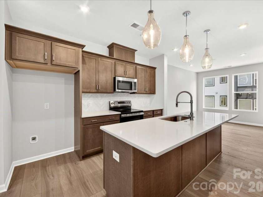 5517 Swaling Street, Charlotte, NC 28217.  MLS# CAR4394092, YatesRealty ID 31950. Light filled second floor