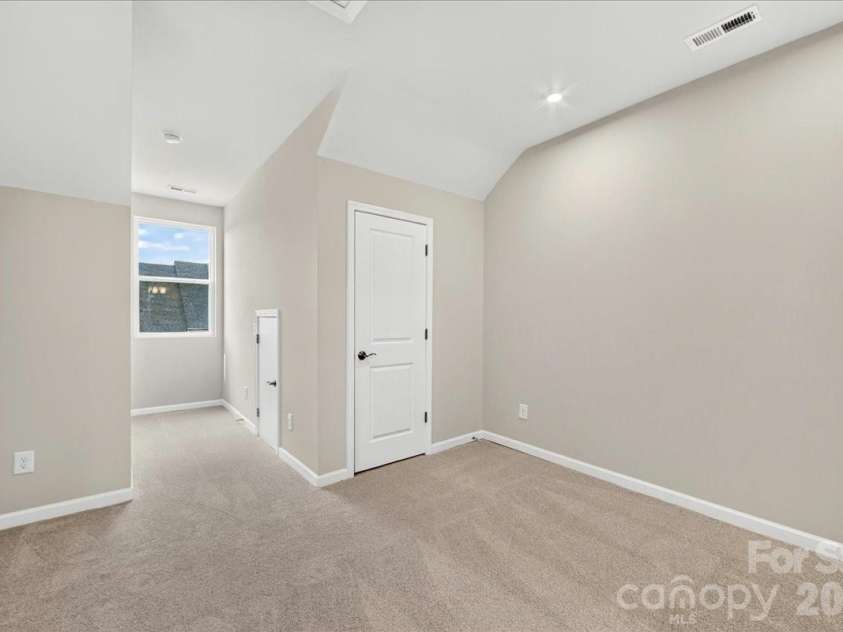5517 Swaling Street, Charlotte, NC 28217.  MLS# CAR4394092, YatesRealty ID 31950. Third floor flex space