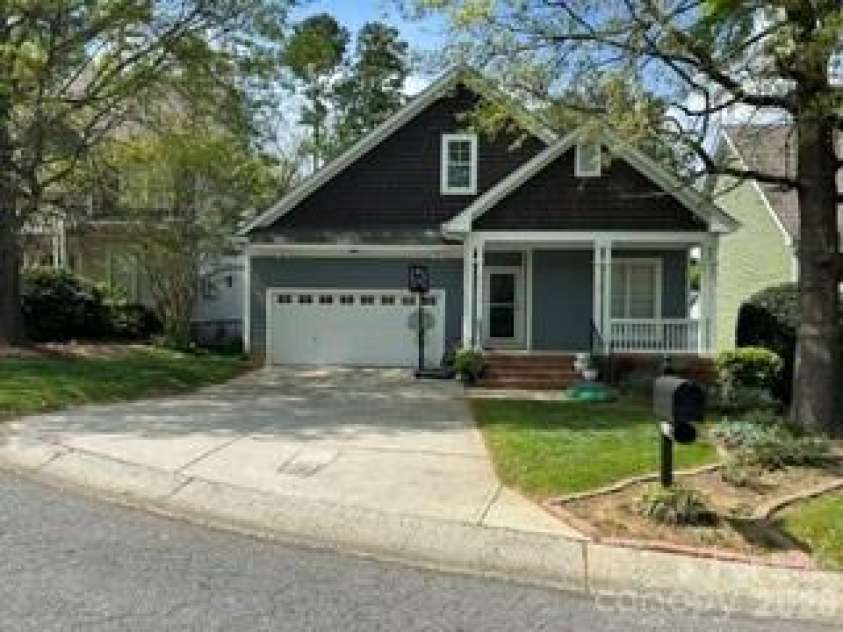 2615 Merion Hills Court, Charlotte, NC 28269.  MLS# CAR4382645, YatesRealty ID 31951. 