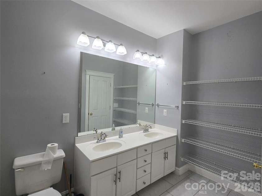 2615 Merion Hills Court, Charlotte, NC 28269.  MLS# CAR4382645, YatesRealty ID 31951. 