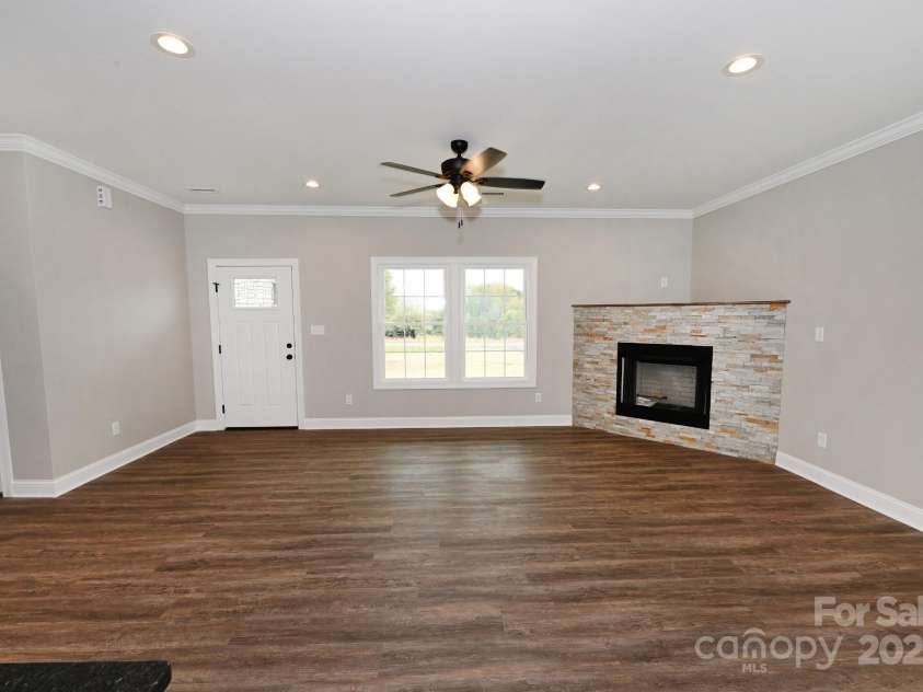 3835 Sulphur Springs Road, Hickory, NC 28601.  MLS# CAR4292370, YatesRealty ID 31952. 