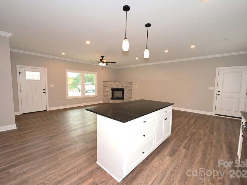 3835 Sulphur Springs Road, Hickory, NC 28601.  MLS# CAR4292370, YatesRealty ID 31952. 