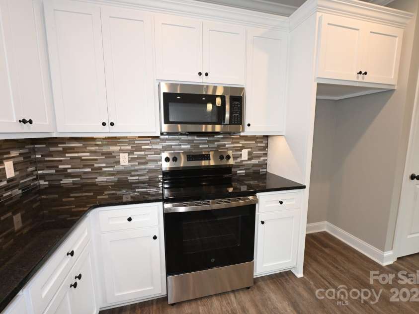 3835 Sulphur Springs Road, Hickory, NC 28601.  MLS# CAR4292370, YatesRealty ID 31952. 