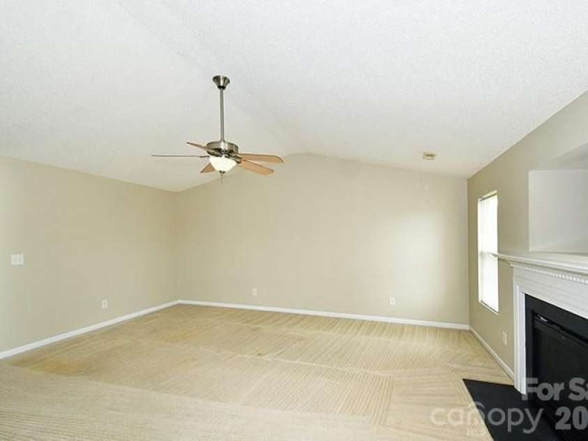 6710 Goldenwillow Drive, Charlotte, NC 28215.  MLS# CAR4392839, YatesRealty ID 31952. 