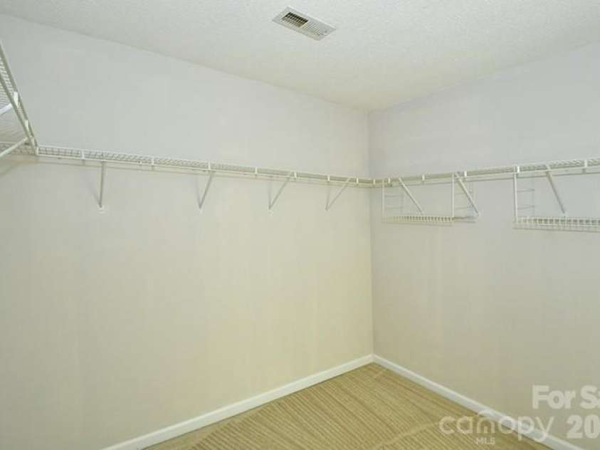 6710 Goldenwillow Drive, Charlotte, NC 28215.  MLS# CAR4392839, YatesRealty ID 31952. 