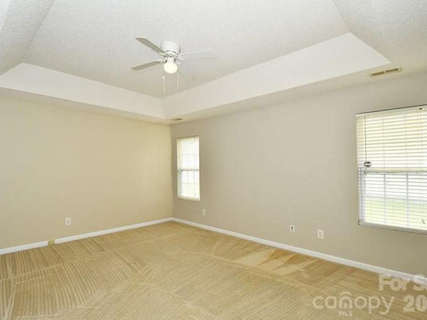 6710 Goldenwillow Drive, Charlotte, NC 28215.  MLS# CAR4392839, YatesRealty ID 31952. 