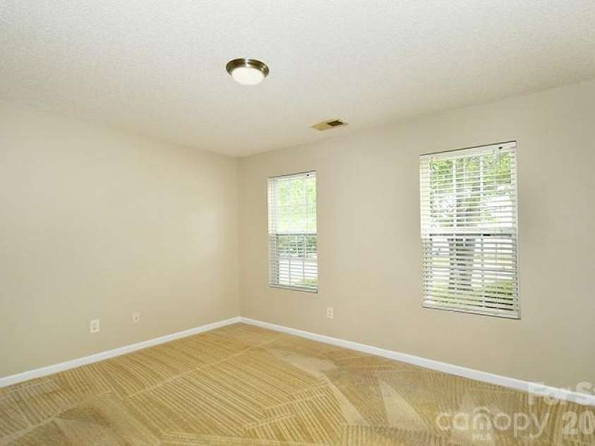 6710 Goldenwillow Drive, Charlotte, NC 28215.  MLS# CAR4392839, YatesRealty ID 31952. 