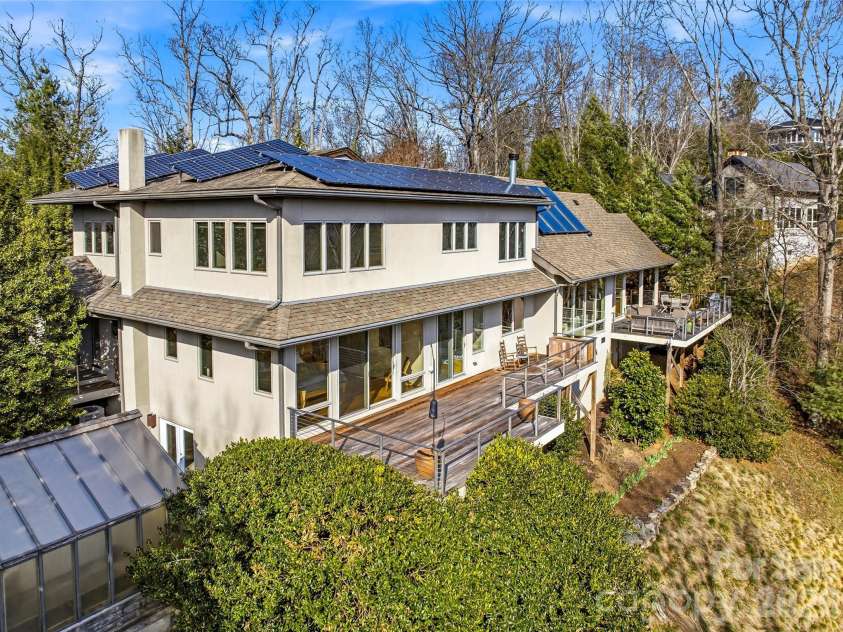 102 Horizon Hill Road, Asheville, NC 28804.  MLS# CAR4355057, YatesRealty ID 31953. 