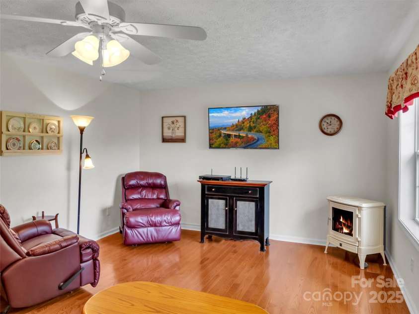 562 Beechwood Drive, Sylva, NC 28779.  MLS# CAR4291137, YatesRealty ID 31953. 