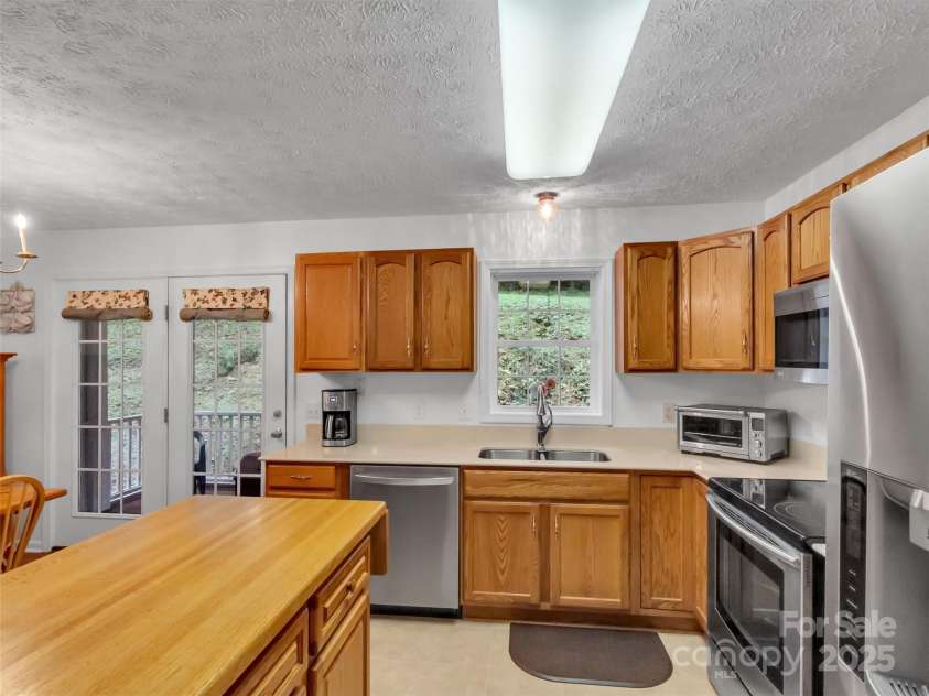 562 Beechwood Drive, Sylva, NC 28779.  MLS# CAR4291137, YatesRealty ID 31953. 