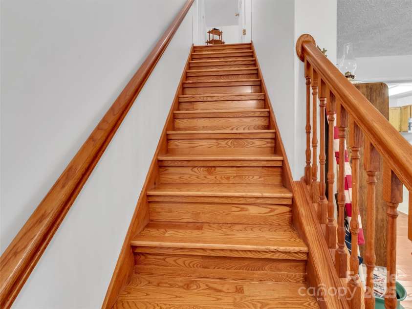 562 Beechwood Drive, Sylva, NC 28779.  MLS# CAR4291137, YatesRealty ID 31953. 