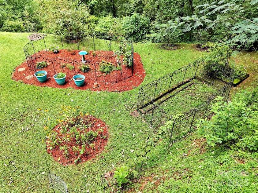 562 Beechwood Drive, Sylva, NC 28779.  MLS# CAR4291137, YatesRealty ID 31953. 