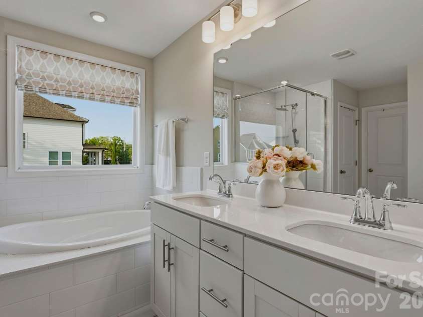 2107 Masons Bend Drive, Fort Mill, SC 29708.  MLS# CAR4391771, YatesRealty ID 31955. 