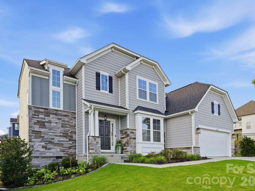 2107 Masons Bend Drive, Fort Mill, SC 29708.  MLS# CAR4391771, YatesRealty ID 31955. Corner Lot