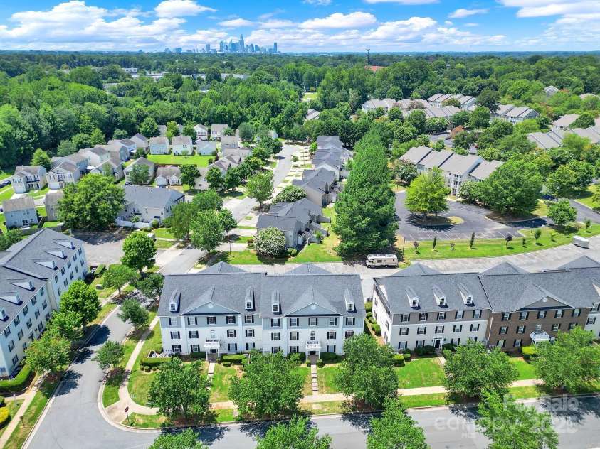 1182 Plaza Walk Drive, Charlotte, NC 28215.  MLS# CAR4281712, YatesRealty ID 31956. 