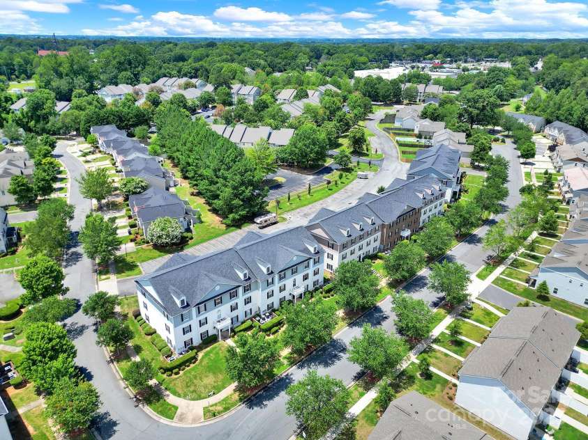 1182 Plaza Walk Drive, Charlotte, NC 28215.  MLS# CAR4281712, YatesRealty ID 31956. 